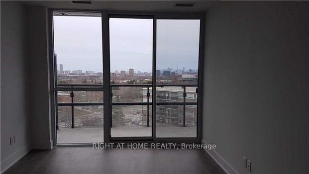 822 99 The Donway W - Photo 1