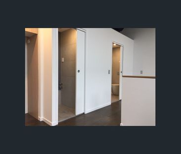 Spacious Private Studio in Prime Location - ENTER VIA WILLIAM LANE - Photo 2
