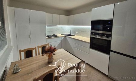 Na prenájom zariadený, zrekonštruovaný 3-izbový byt na Šafárikovej ulici pri centre mesta v Nových Zámkoch - Photo 5