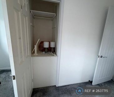 2 bedroom semi-detached house to rent - Photo 3