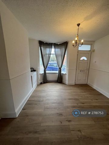 2 bedroom terraced house to rent - Photo 3