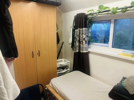 5 bedroom detached house to rent - Photo 4