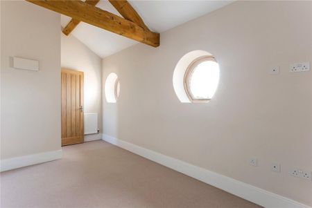 4 bedroom detached house to rent - Photo 4