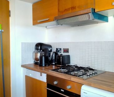 2 Bed Flat, Farman Street, BN3 - Photo 3