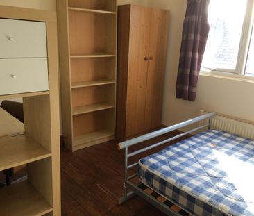 6 Bed Terraced House, Ladybarn Road, M14 - Photo 2