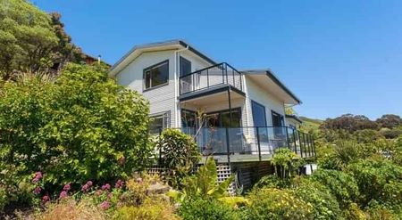 Ocean view living - Fully furnished - Photo 5