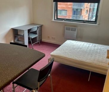 Studio to rent - Photo 1