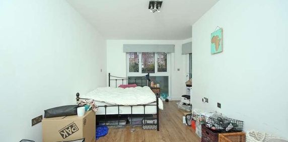 Allison Road, W3 - Photo 2