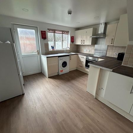 1 bedroom house of multiple occupation to rent - Photo 3