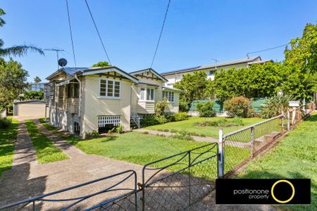 Charming Queenslander With Exceptional Space & Lifestyle Convenience - Photo 4