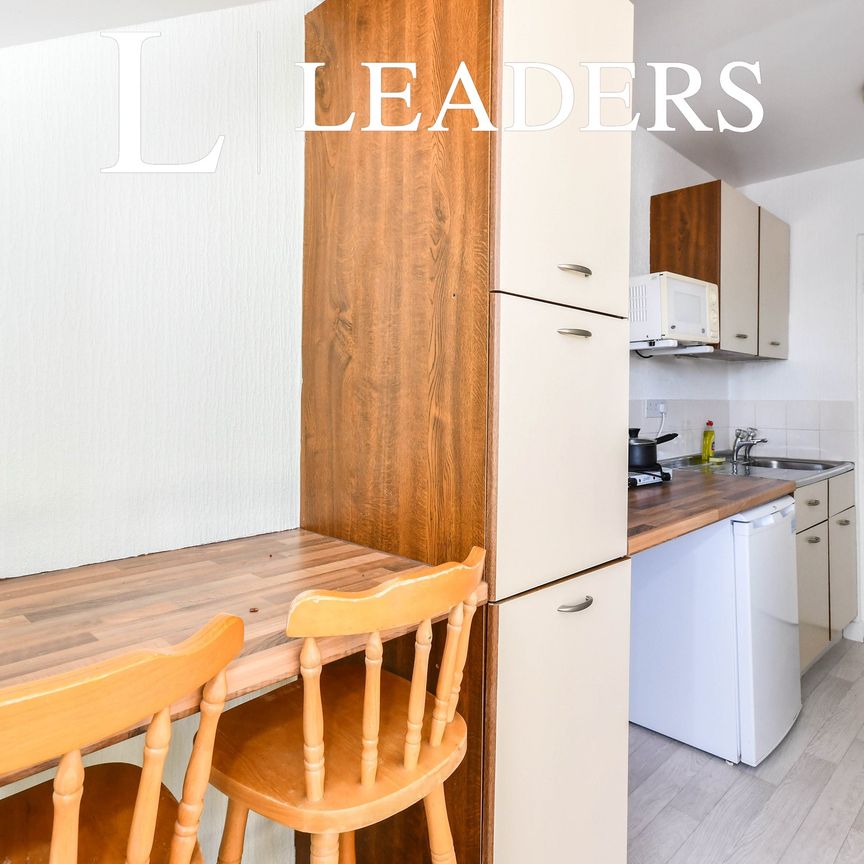 apartment to rent Grange Road, Southbourne - Photo 1