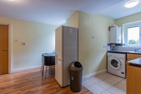 2 bedroom private hall to rent - Photo 5