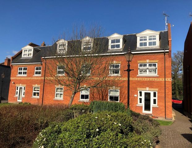 1 bedroom ground floor flat to rent - Photo 1