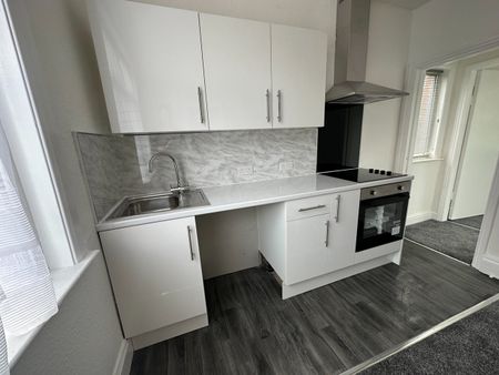 1 Bed Flat, Kirkstall Lane, LS5 - Photo 3