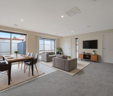 Effortless Living with Modern Comfort - Photo 2