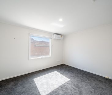 14 Mciver Place, Kensington VIC 3031 - Photo 2