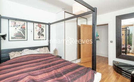 3 Bedroom flat to rent in New Kent Road, Surrey Quays, SE1 - Photo 2