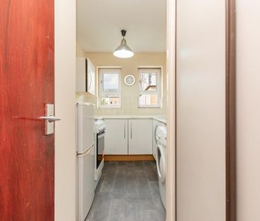 1 bedroom flat to rent - Photo 6