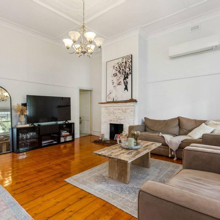 BEAUTIFUL COTTAGE ADJACENT HOSPITAL - Photo 1