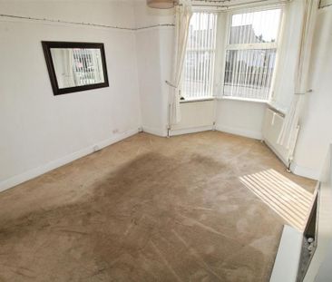 4 bedroom end of terrace house to rent - Photo 1
