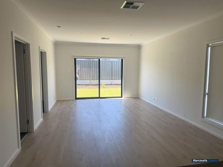 7 Casuarina Way, Eyre SA 5121 - House For Rent | Domain - Photo 2