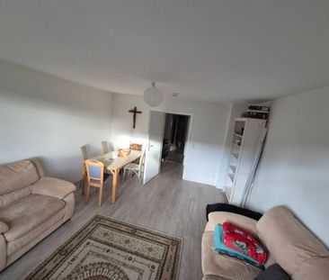 Moderne DG-Wohnung in denkmalgeschützem Wohnhaus, ruhige Seitenstraße - Photo 1