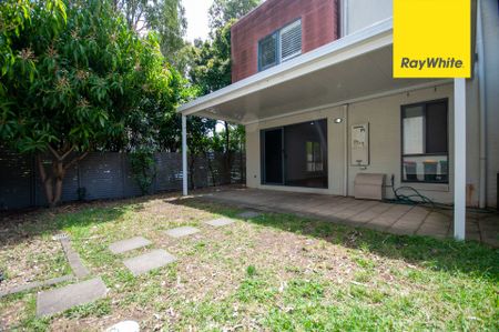 WELL PRESENTED THREE BEDROOM RESIDENCE IN LIDCOMBE BOTANICA ESTATE - Photo 5