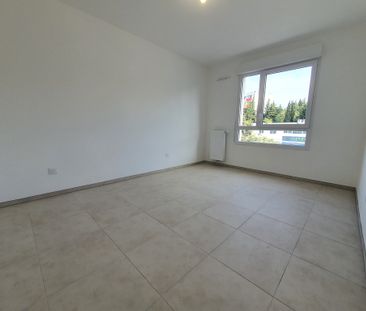 Location Appartement 3 pièces 66m² MARSEILLE 14ème - Photo 4