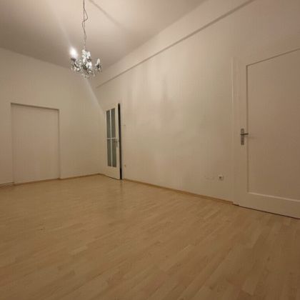Wohnen in Graz: Charmante Wohnung mit Balkon und getrennter Küche! - Foto 1