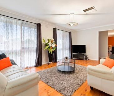 Fabulous 3 Bedroom Family Home - Photo 2