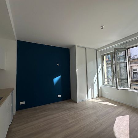Location Appartement 1 pièce 24m² - Photo 3