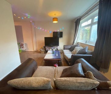 St. Johns Close, Leeds, LS6 - Photo 2