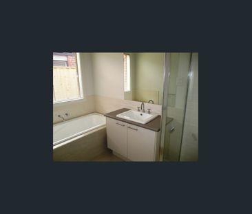 Modern Home in Point Cook - Photo 6