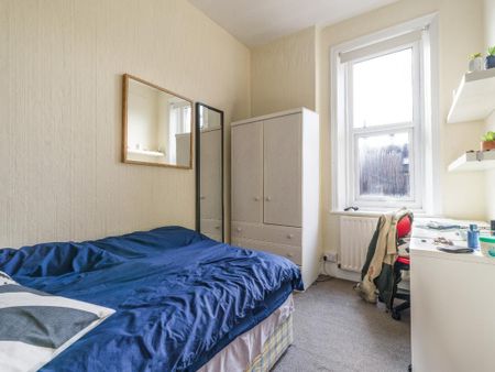 3 bedroom apartment to rent - Photo 2