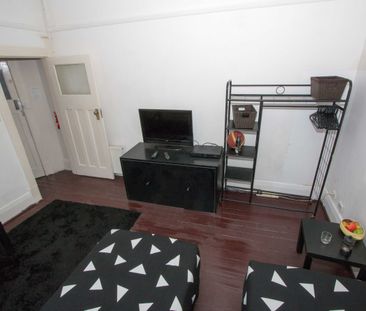 STUDIO APARTMENT IN THE HEART OF MELBOURNE. - Photo 4
