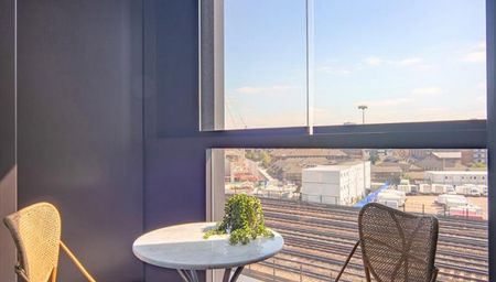 The Residence, 6-8 Charles Clowes Walk, London - Photo 5