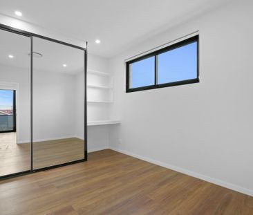 Family Home - Photo 4