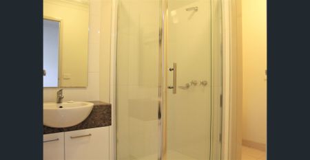 MODERN TOWNHOUSE PACKED WITH FEATURES! - Photo 5