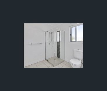 Ground Floor Unit in Quiet Complex - 6-month lease - Photo 4