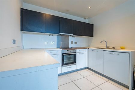 1 bed Flat for rent - Photo 2