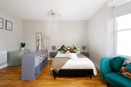 Studio Flat, Charlotte Street, BN2 - Photo 2