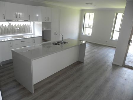 FOUR BEDROOM HOME - Photo 5