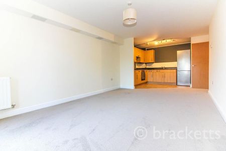 2 bedroom flat to rent - Photo 2