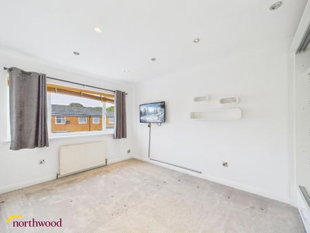 4 bedroom semi-detached house to rent - Photo 5