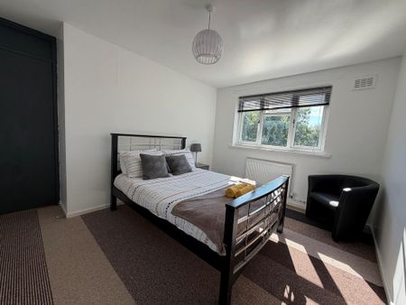 3 bedroom terraced house to rent - Photo 2