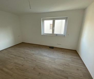 <h1 class="md:text-xl md:leading-6 mt-4 md:mt-10 lg:mb-6 mb-3 text-... - Photo 6