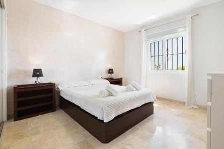 2 room luxury Apartment for rent in Estepona, Andalusia - Photo 4