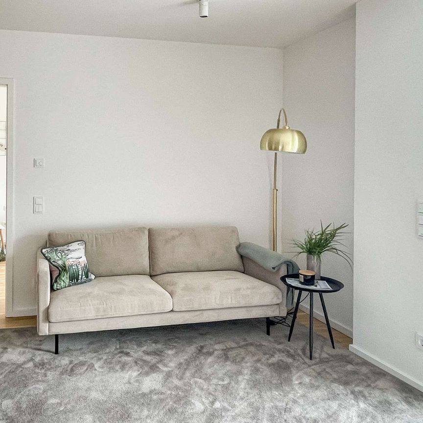 Stilvolles Leben auf zwei Ebenen: Moderne Maisonette-Wohnung mit Balkon - Foto 1