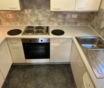 1 Bed Flat, Frensham Court, NW4 - Photo 5