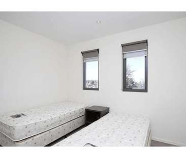 Two-Bedroom Apartment in the Heart of Glen Waverley - Photo 4